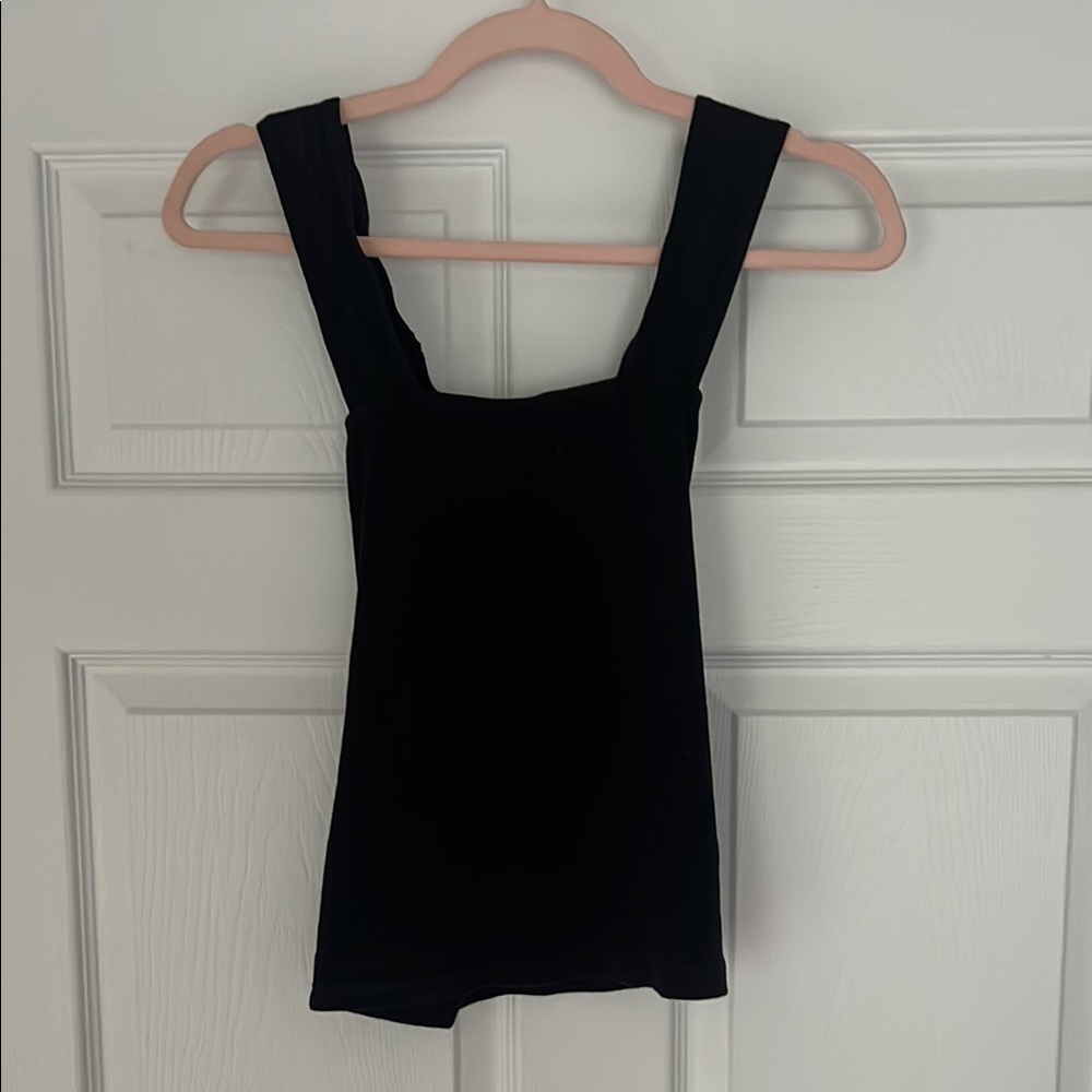 Black Fitted Sleeveless Tank Top